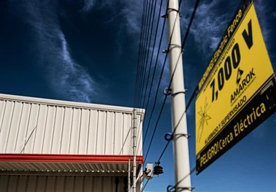 보안 전기 울타리용 유리 섬유 포스트- 안정적인 경계 보호를 위한 최고의 솔루션